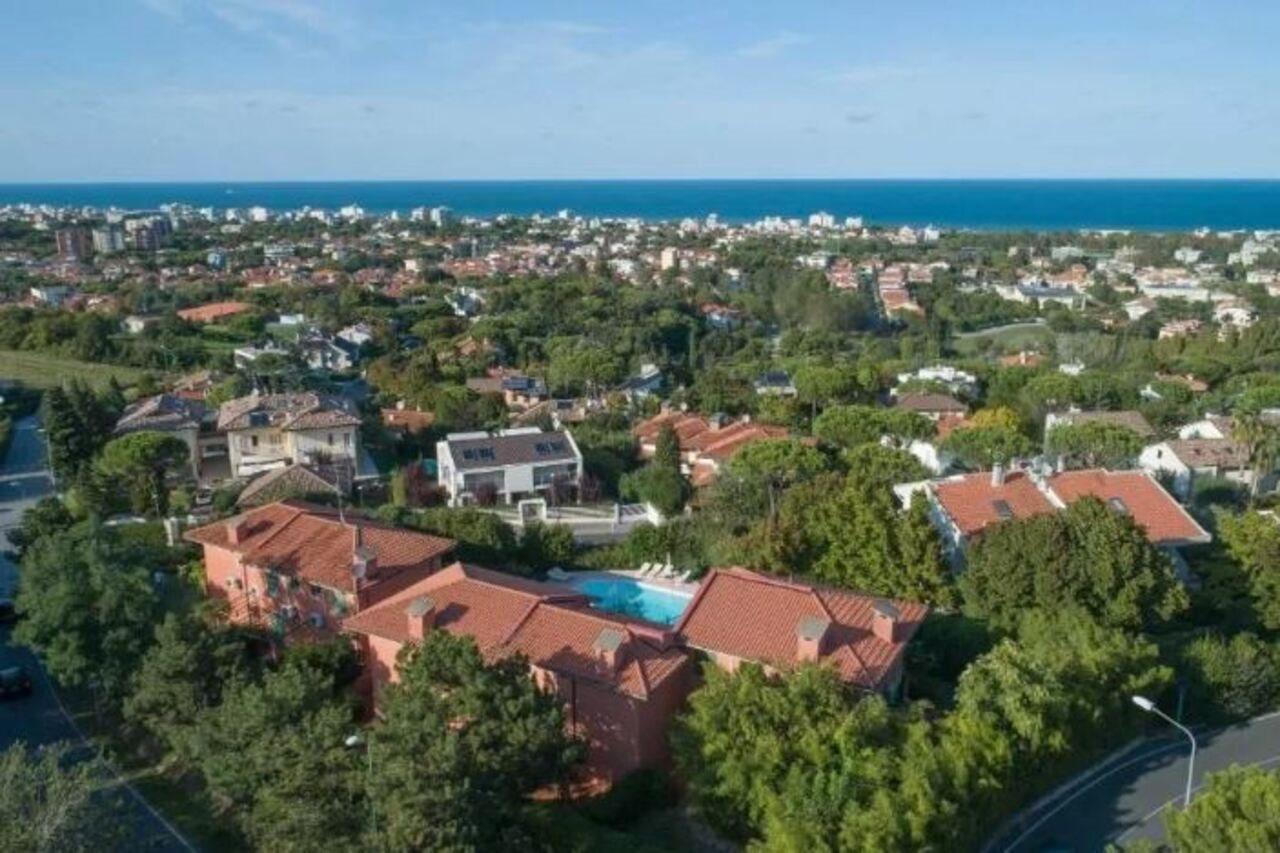 Residenze Al Colle Dei Pini Aparthotel Riccione Bagian luar foto