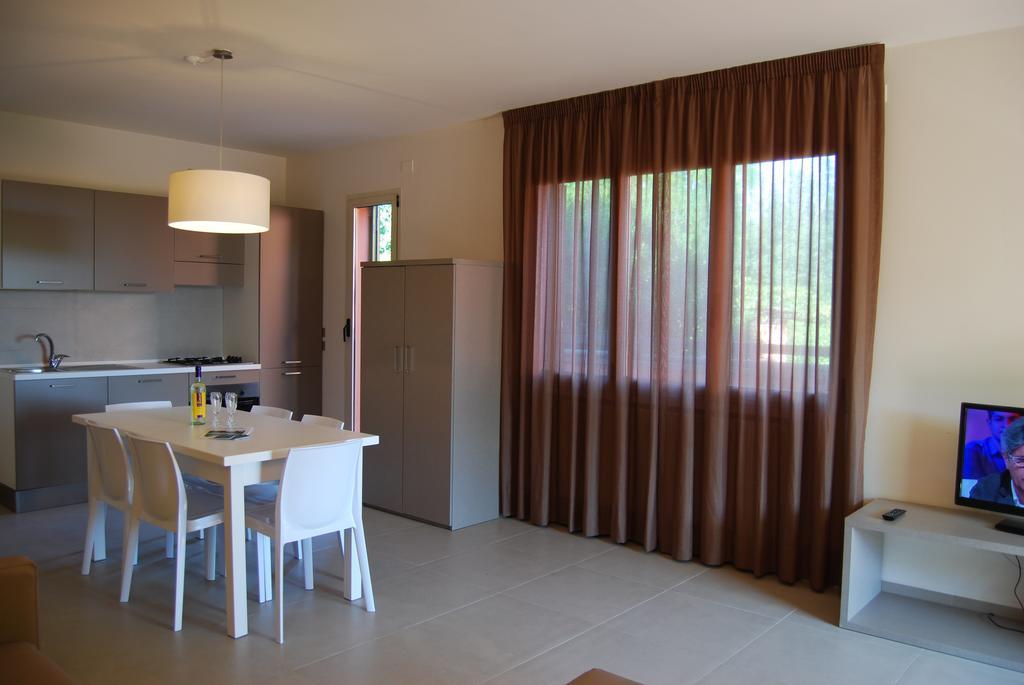 Residenze Al Colle Dei Pini Aparthotel Riccione Ruang foto