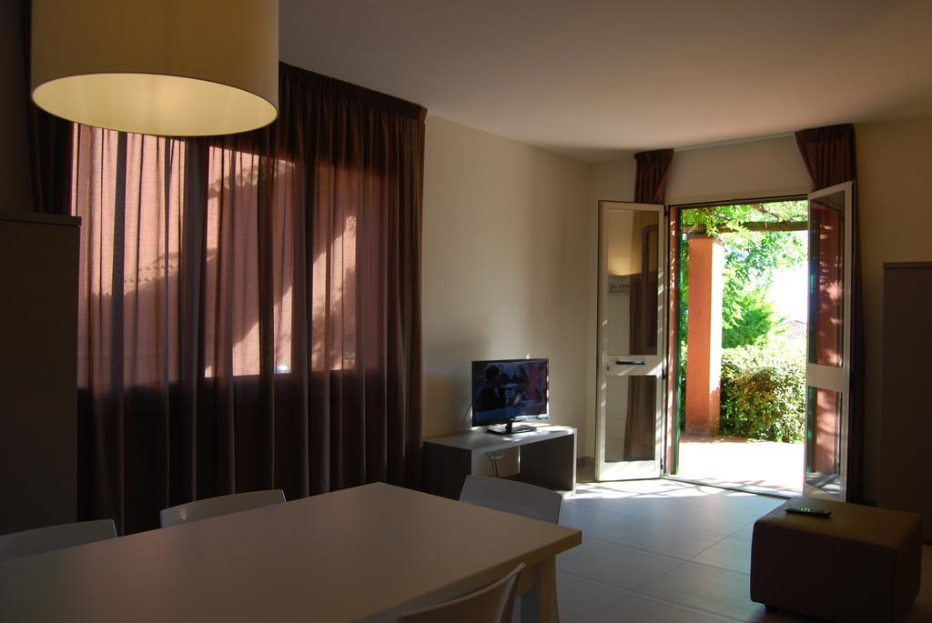 Residenze Al Colle Dei Pini Aparthotel Riccione Ruang foto
