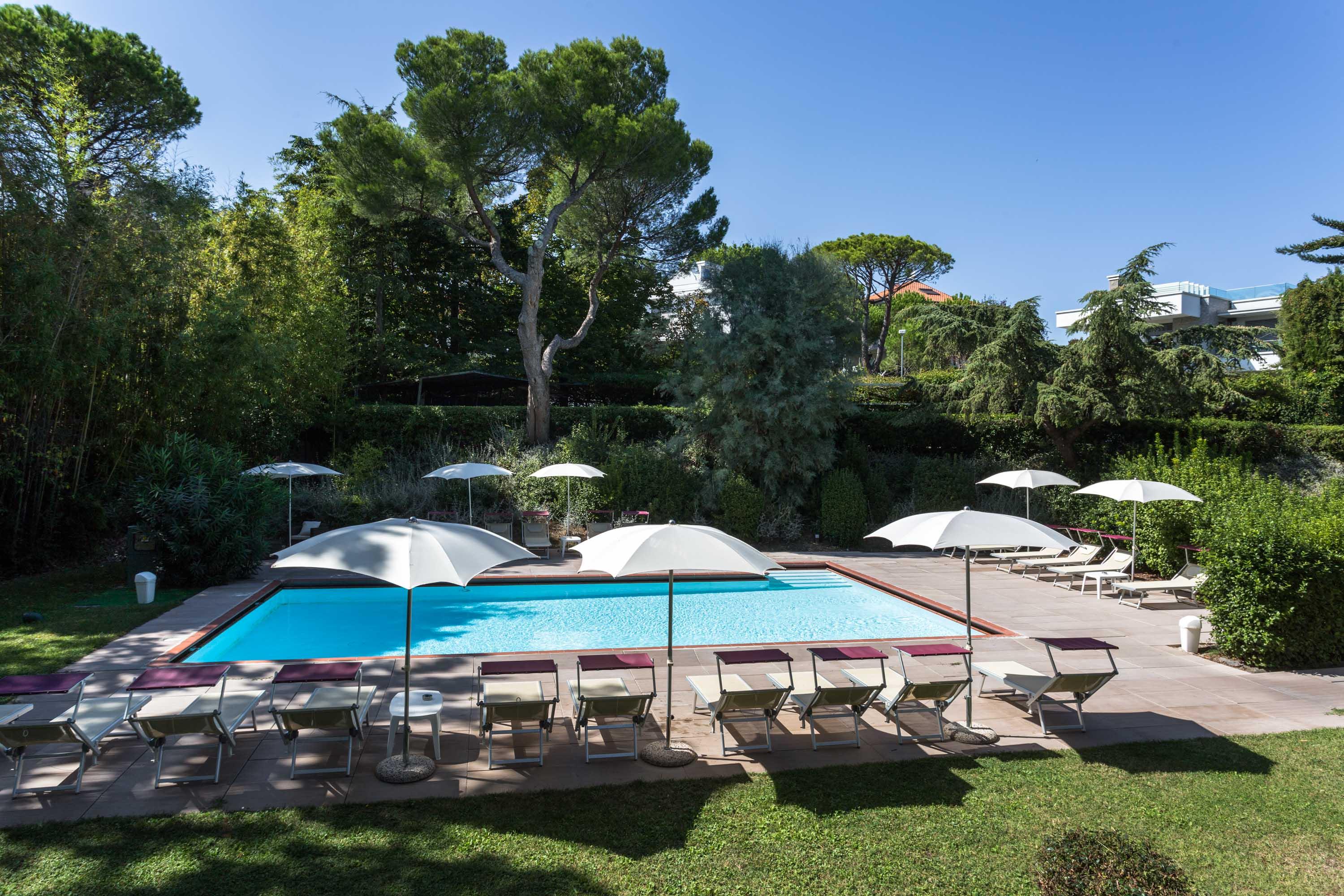 Residenze Al Colle Dei Pini Aparthotel Riccione Bagian luar foto
