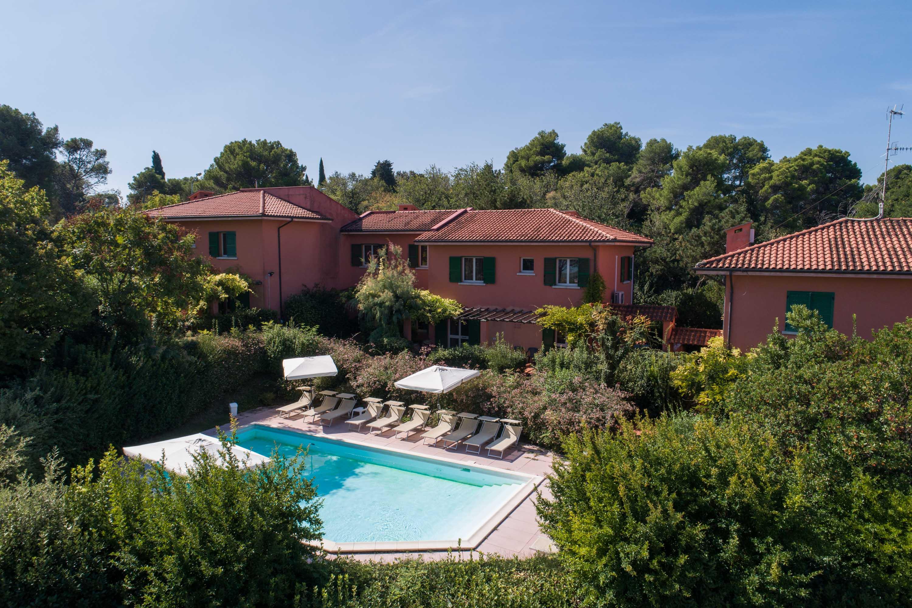 Residenze Al Colle Dei Pini Aparthotel Riccione Bagian luar foto