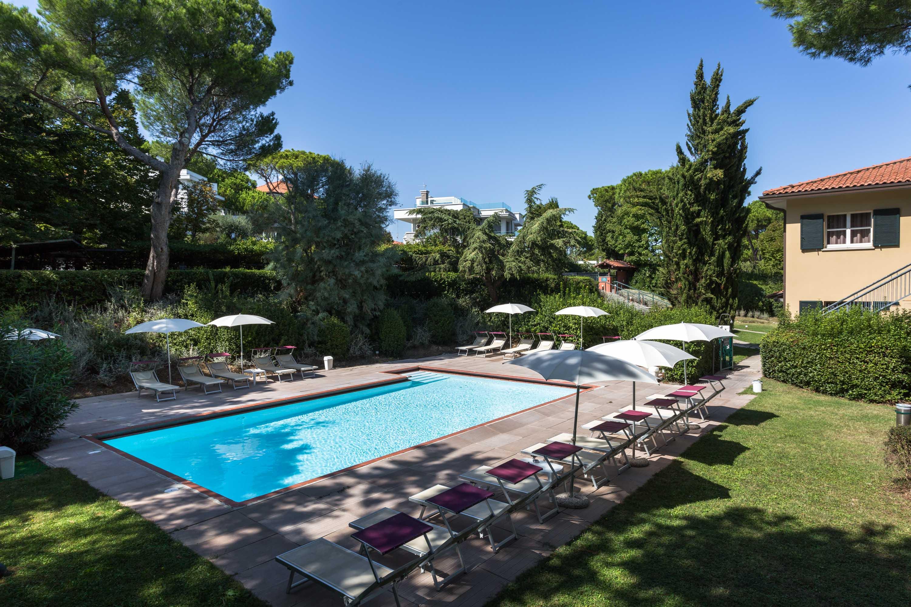 Residenze Al Colle Dei Pini Aparthotel Riccione Bagian luar foto