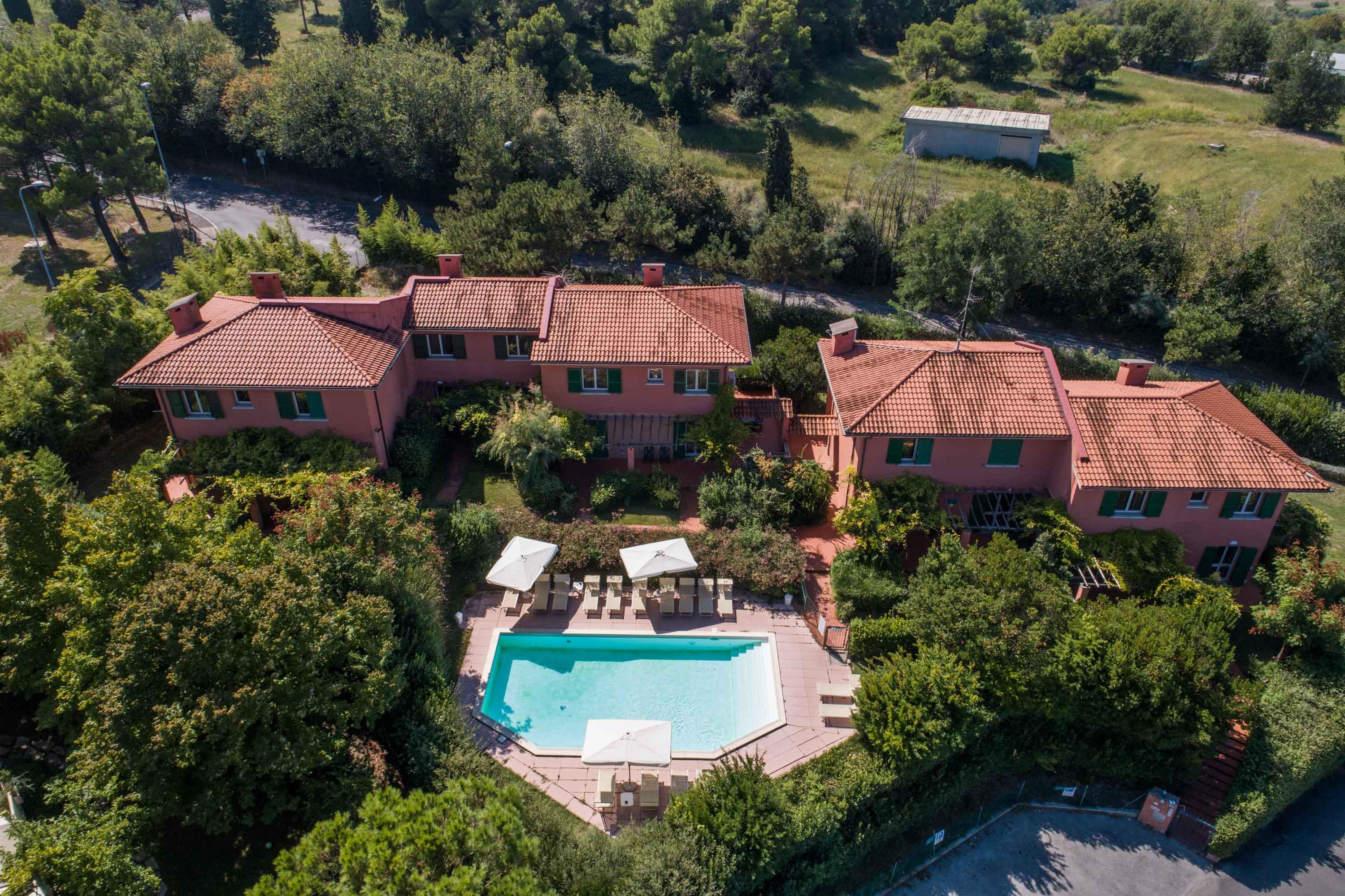 Residenze Al Colle Dei Pini Aparthotel Riccione Bagian luar foto