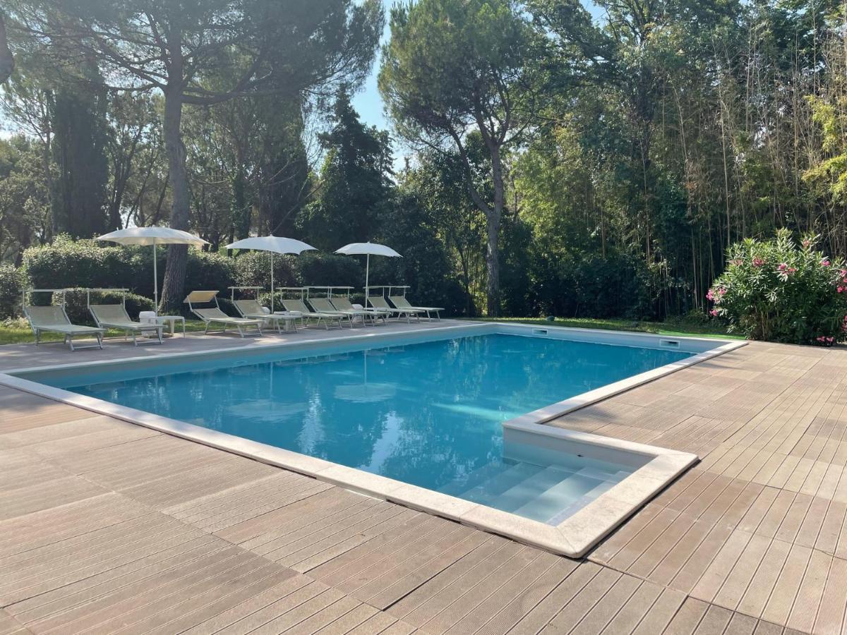 Residenze Al Colle Dei Pini Aparthotel Riccione Bagian luar foto