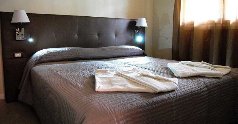 Residenze Al Colle Dei Pini Aparthotel Riccione Bagian luar foto