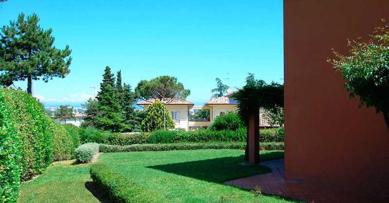 Residenze Al Colle Dei Pini Aparthotel Riccione Bagian luar foto