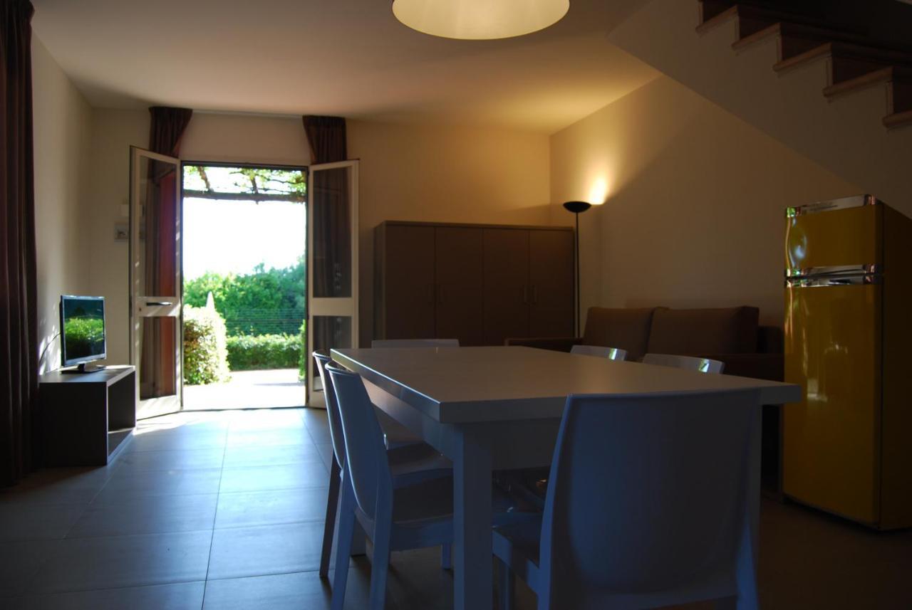 Residenze Al Colle Dei Pini Aparthotel Riccione Bagian luar foto