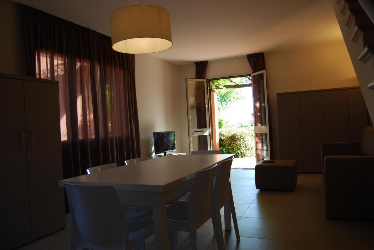 Residenze Al Colle Dei Pini Aparthotel Riccione Bagian luar foto