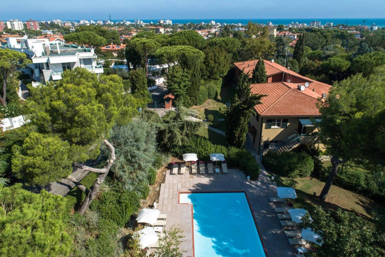 Residenze Al Colle Dei Pini Aparthotel Riccione Bagian luar foto